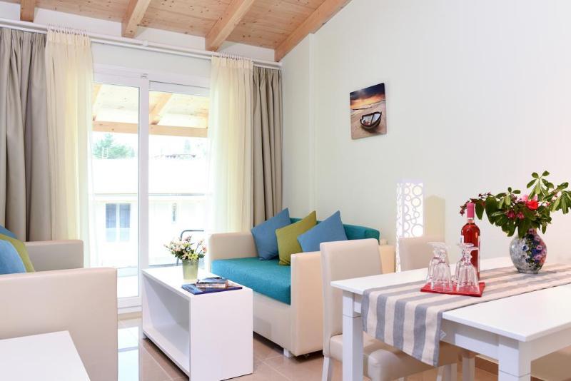 Palapart Gikas Suites And Studios Гоувия Экстерьер фото