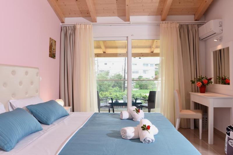 Palapart Gikas Suites And Studios Гоувия Экстерьер фото