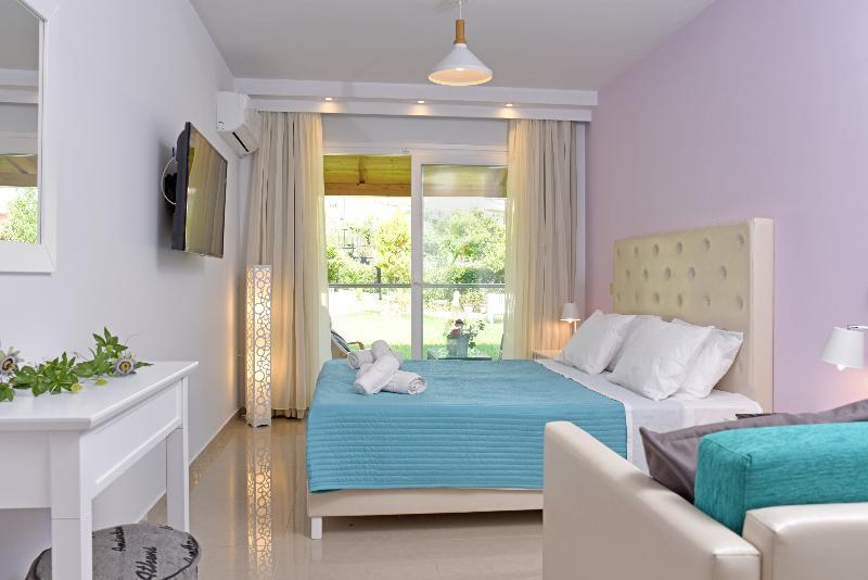 Palapart Gikas Suites And Studios Гоувия Экстерьер фото