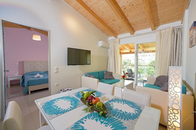 Palapart Gikas Suites And Studios Гоувия Экстерьер фото
